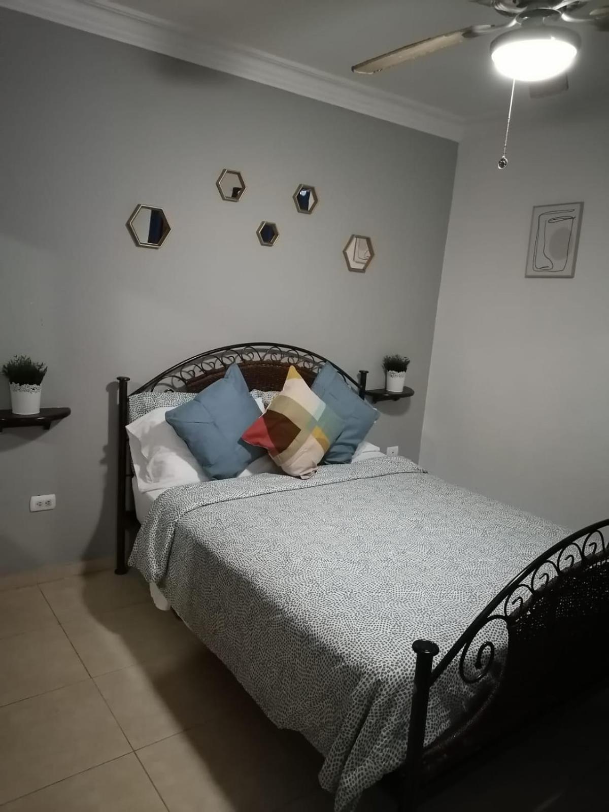 شقة To Little Away From El Conde ,Museums, Parks In The Colonia Zone سانتو دومينجو المظهر الخارجي الصورة